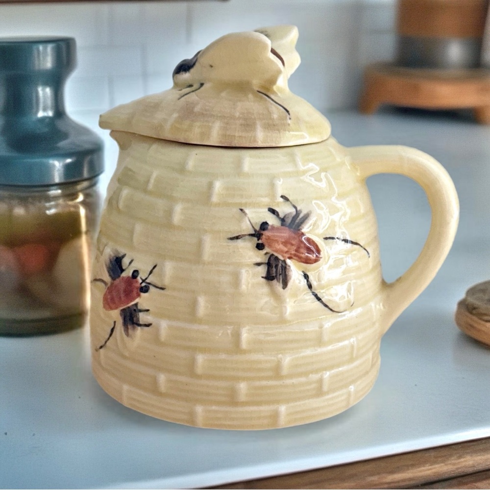 Vintage Ceramic Bee Hive Honey Pot Syrup Pitcher w/ Handle and Lid Made in Japan
